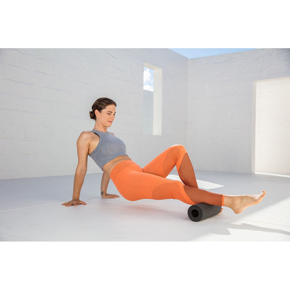 Foam rolling session with the blackroll slim